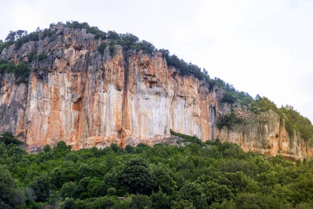 Ferula Romantica Mansarda Tra Fiumi E Montagne Sardegna Seùlo 外观 照片